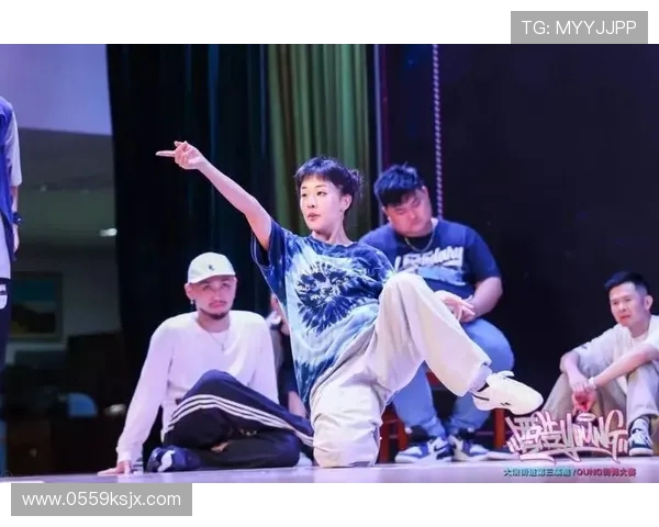 深圳街舞队荣登全国排行榜第十名展现实力与风采 深圳街舞队荣登全国排行榜第十名展现实力与风采