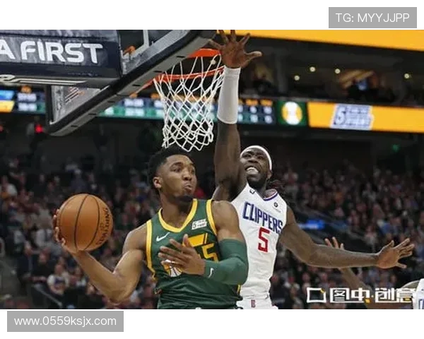 爵士队与马刺队激战8月8日精彩对决回顾与分析 爵士队与马刺队激战8月8日精彩对决回顾与分析