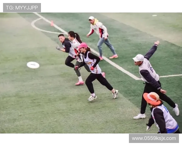 南京飞盘队战术创新引发热议探索飞盘运动的新发展与未来潜力